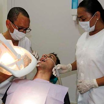 Clínica Dental y Estética Endodent paciente en tratamiento odontológico 2