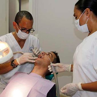Clínica Dental y Estética Endodent paciente en tratamiento odontológico 3